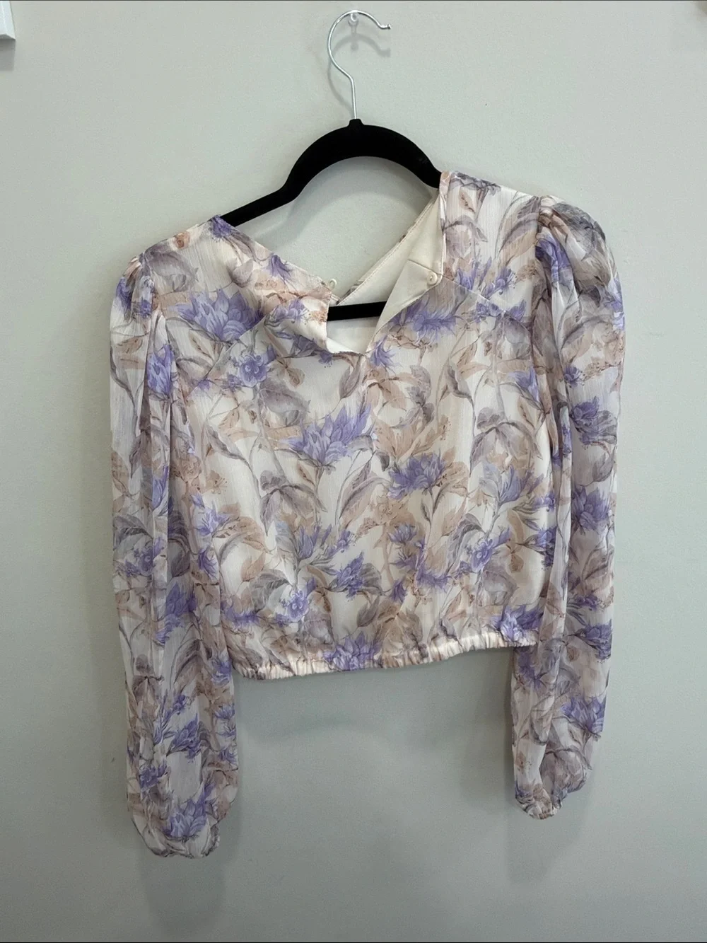 Astr Lavender Floral Puff-Sleeve Cropped Blouse